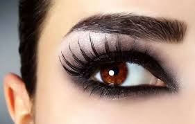 تصویر 3 از سرمه چشم نرم و سبک با جلوه ای طبیعی